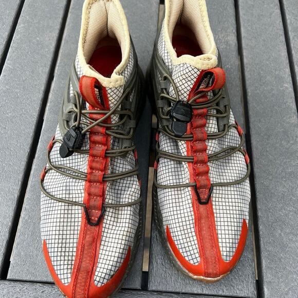 The North Face Oxeye tec hiking shoes. Men's size 10 - Picture 4 of 9